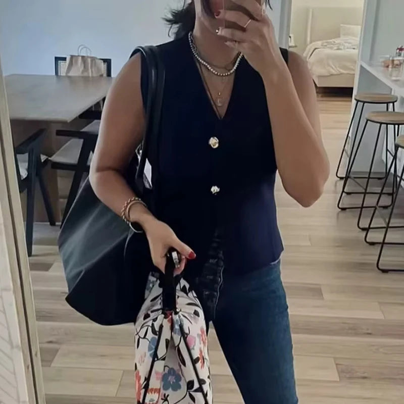 Salomé | Knitted Button Vest