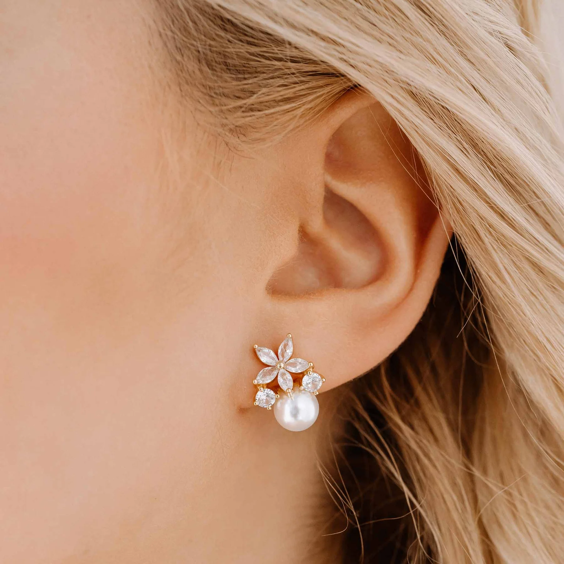 Colette | Pearl & Crystal Flower Earrings